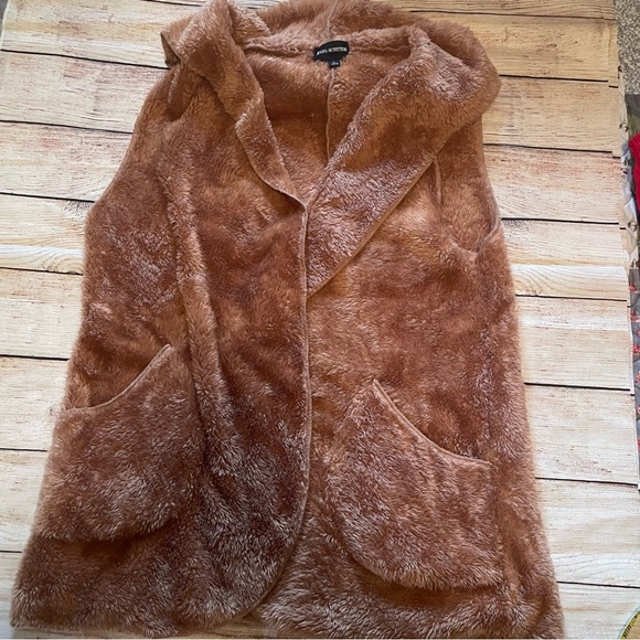 Zenana Outfitters Jackets & Blazers - Zenana Outfitters Fleece Vest